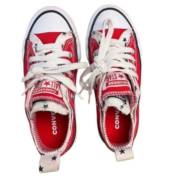 Converse All Star~Classic Low Top Red With Stars Youth Sz 12 (little girls) - Picture 2 of 6